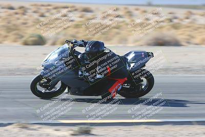 media/Jan-10-2025-CVMA Friday Practice (Fri) [[489e0da257]]/Group 4 and Trackday/Session 2 (Turn 4 Inside)/